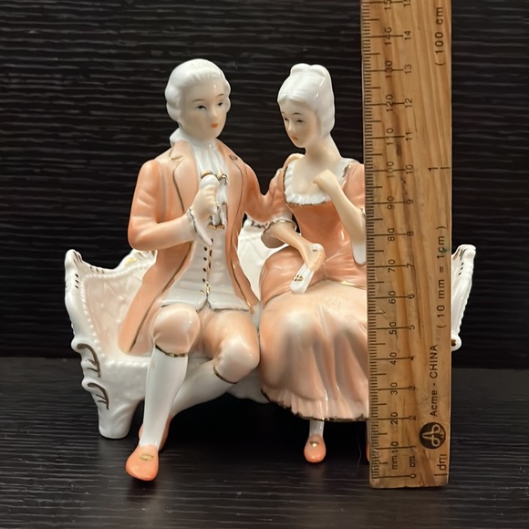 Peach elegance- courting couple porcelain antique collectable - Picture 4 of 4
